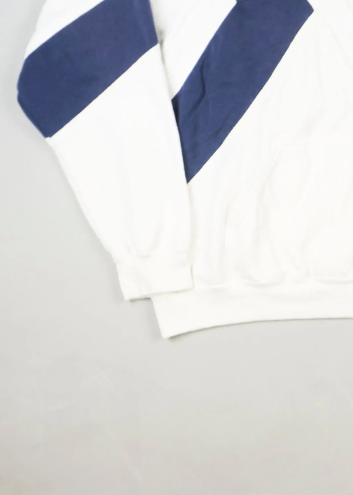 Nike - Hoodie (L) Bottom Left