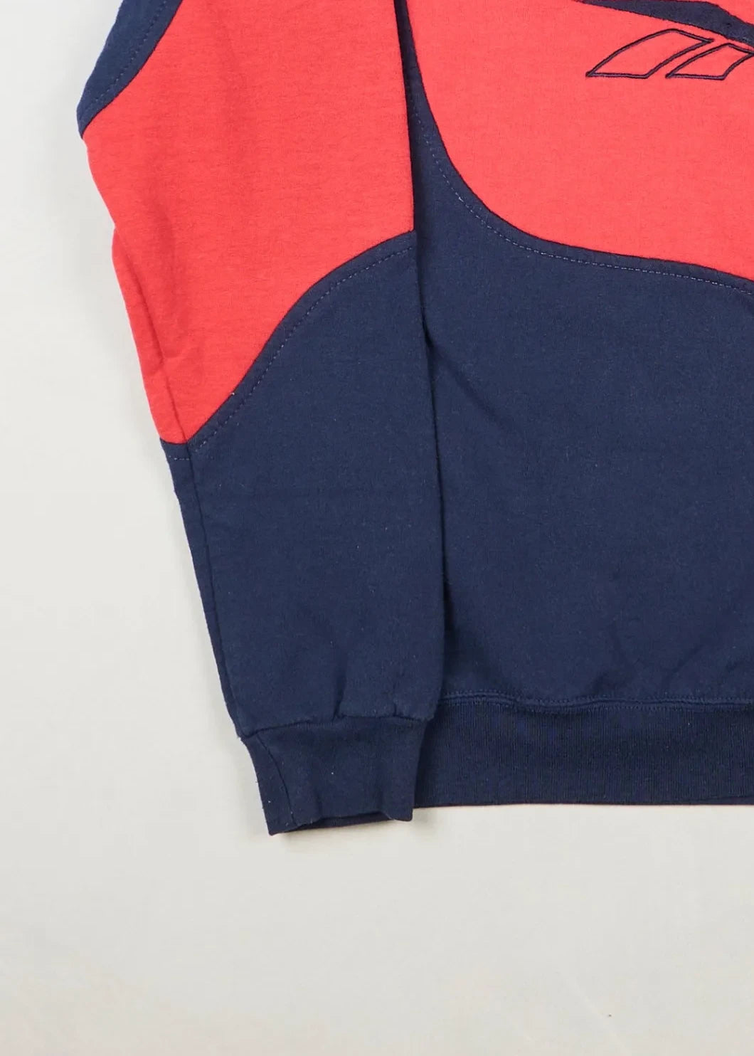 Reebok - Sweatshirt (L) Bottom Left