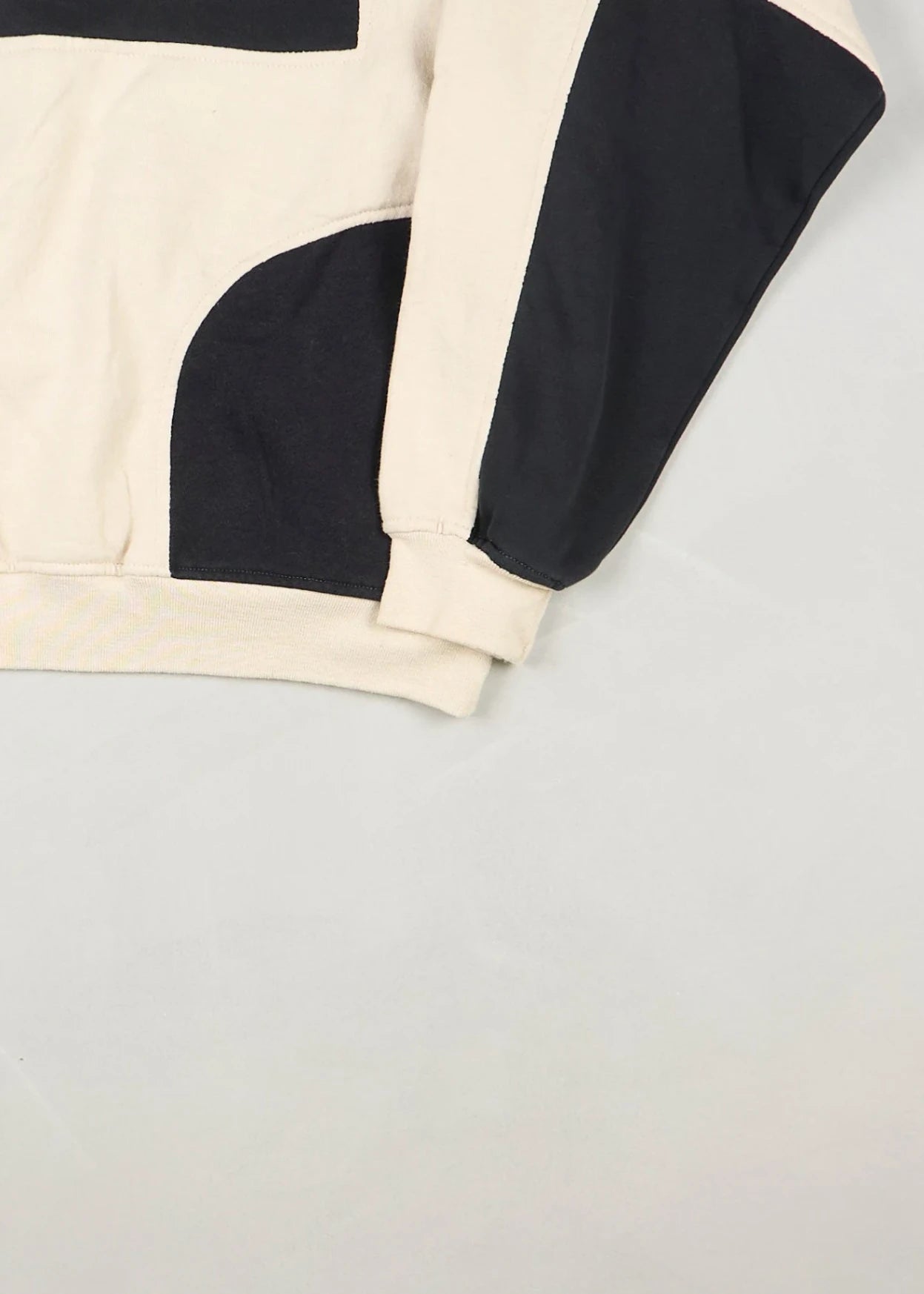 Nike - Sweatshirt (L) Bottom Right
