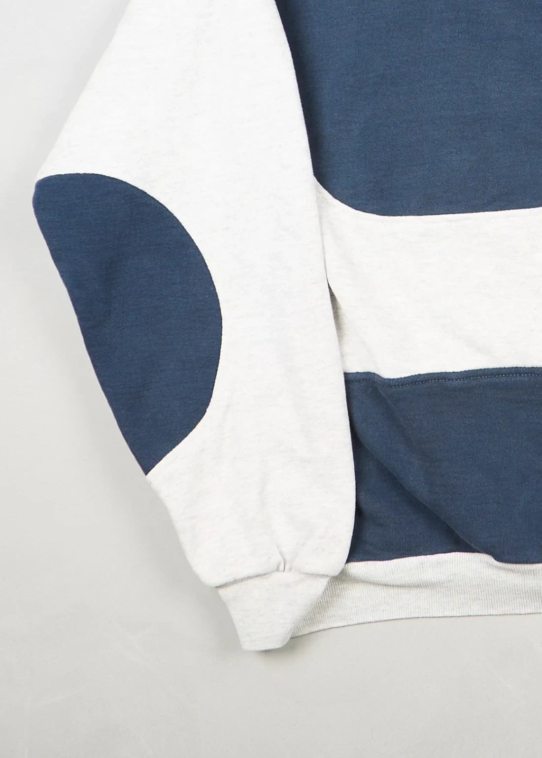 Champion - Sweatshirt (L) Bottom Left