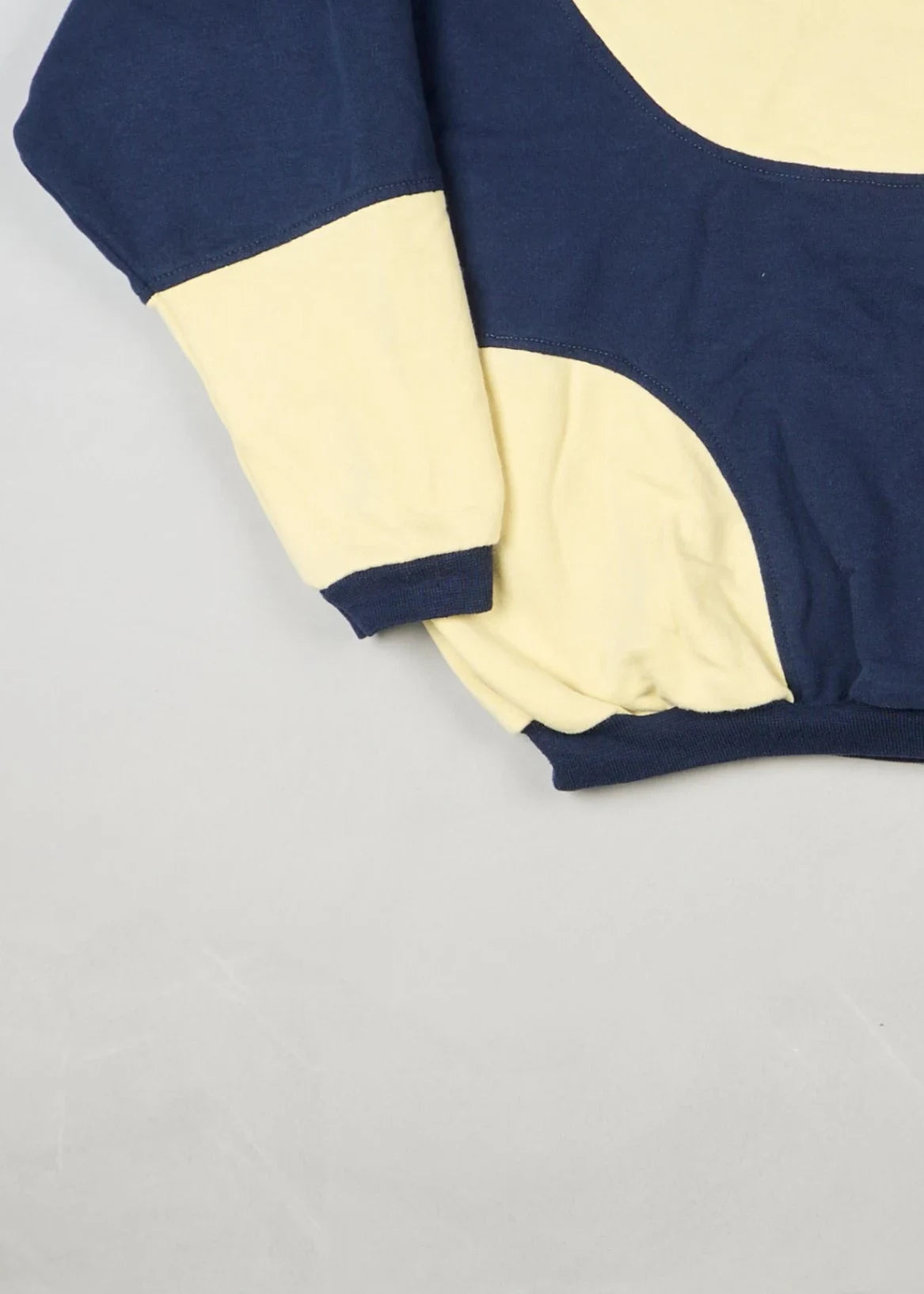 Nike - Sweatshirt (L) Bottom Left