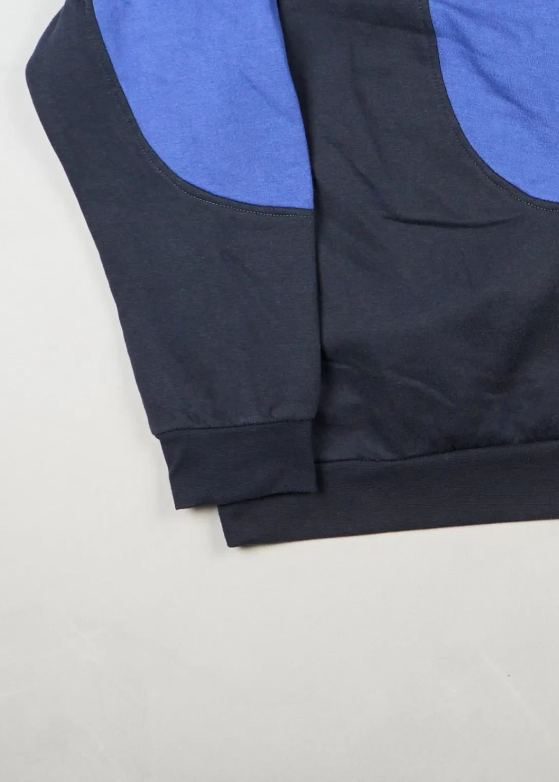 Nike - Sweater (XL) Bottom Left