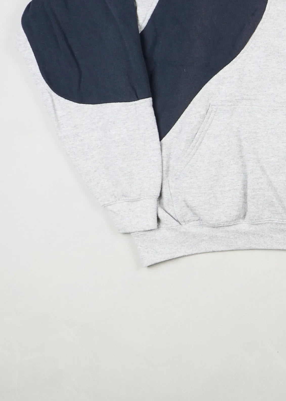 Nike - Hoodie (M) Bottom Left