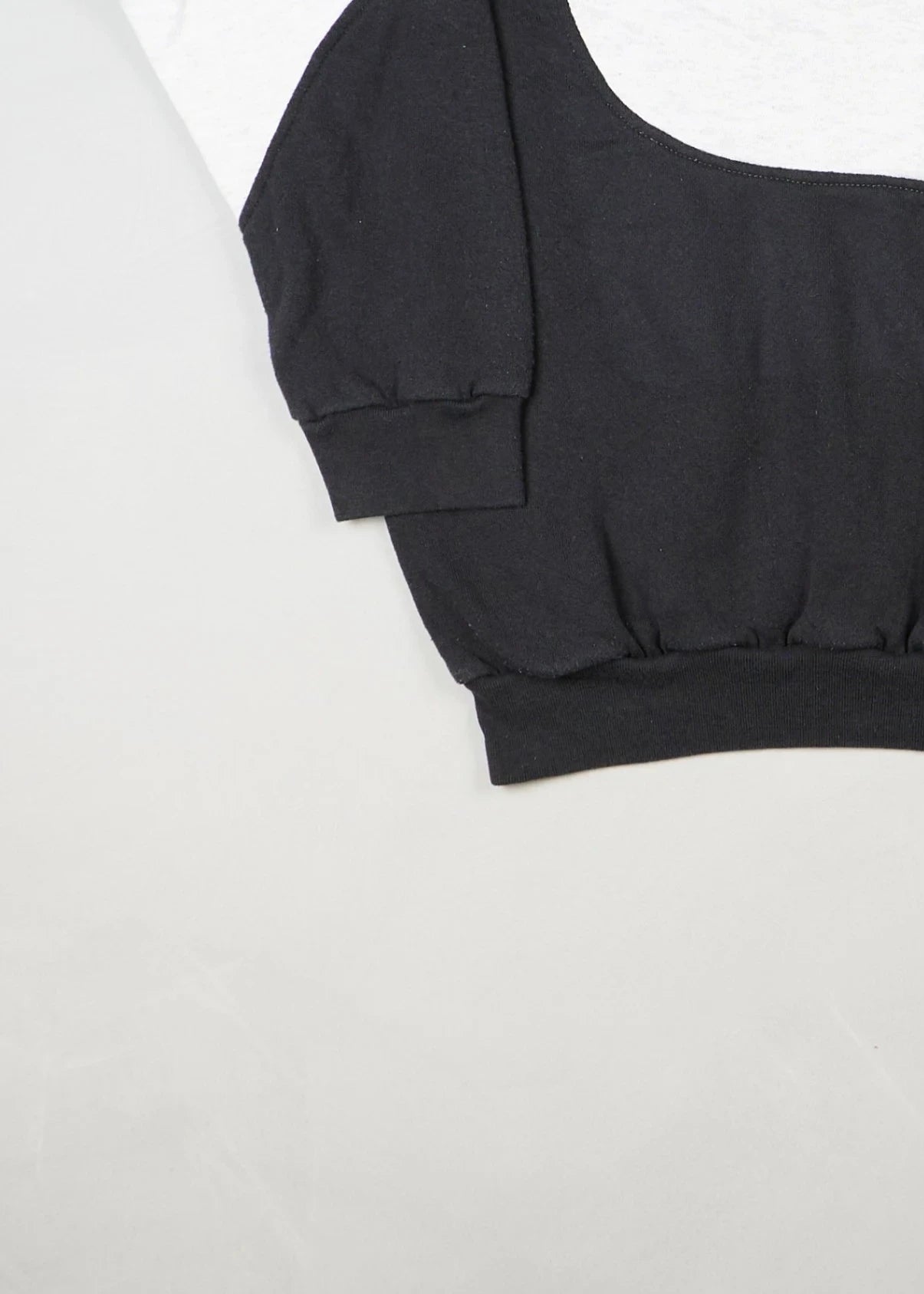 Nike - Sweater (M) Bottom Left