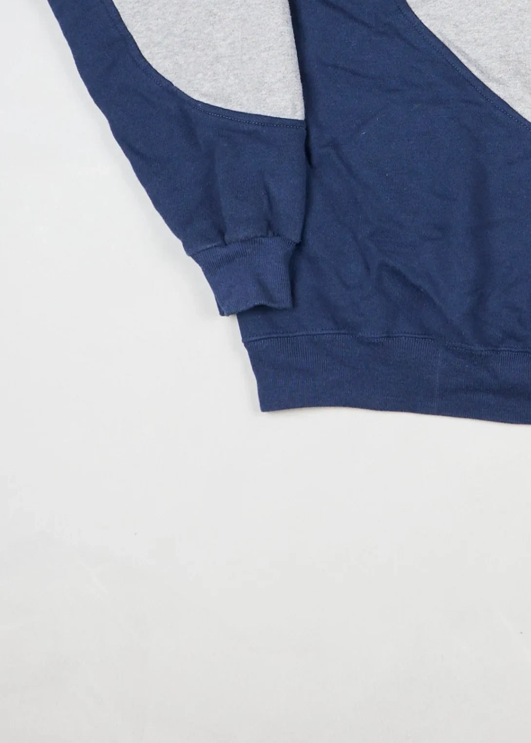 Nike - Sweatshirt (M) Bottom Left