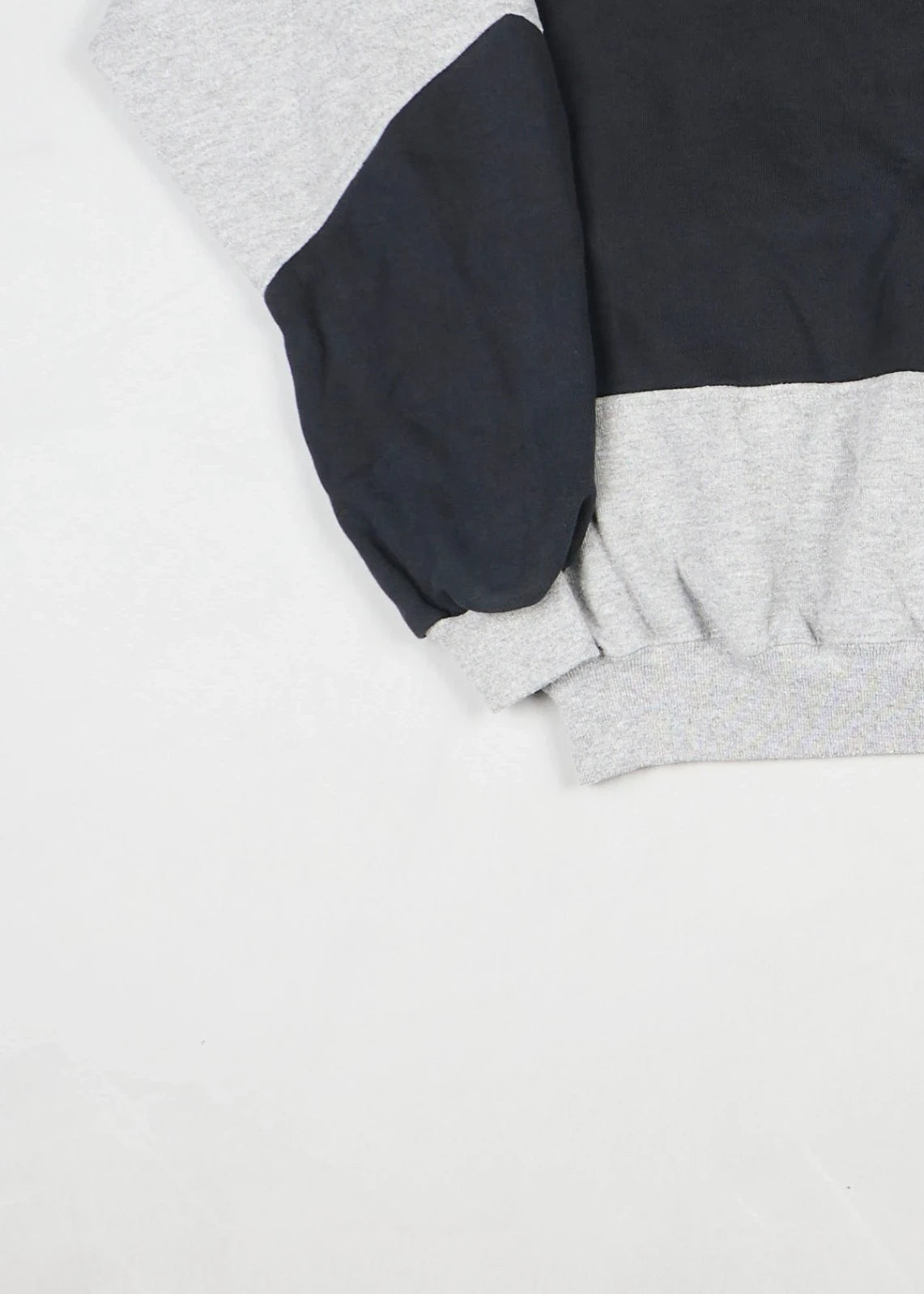 Nike - Sweatshirt (M) Bottom Left