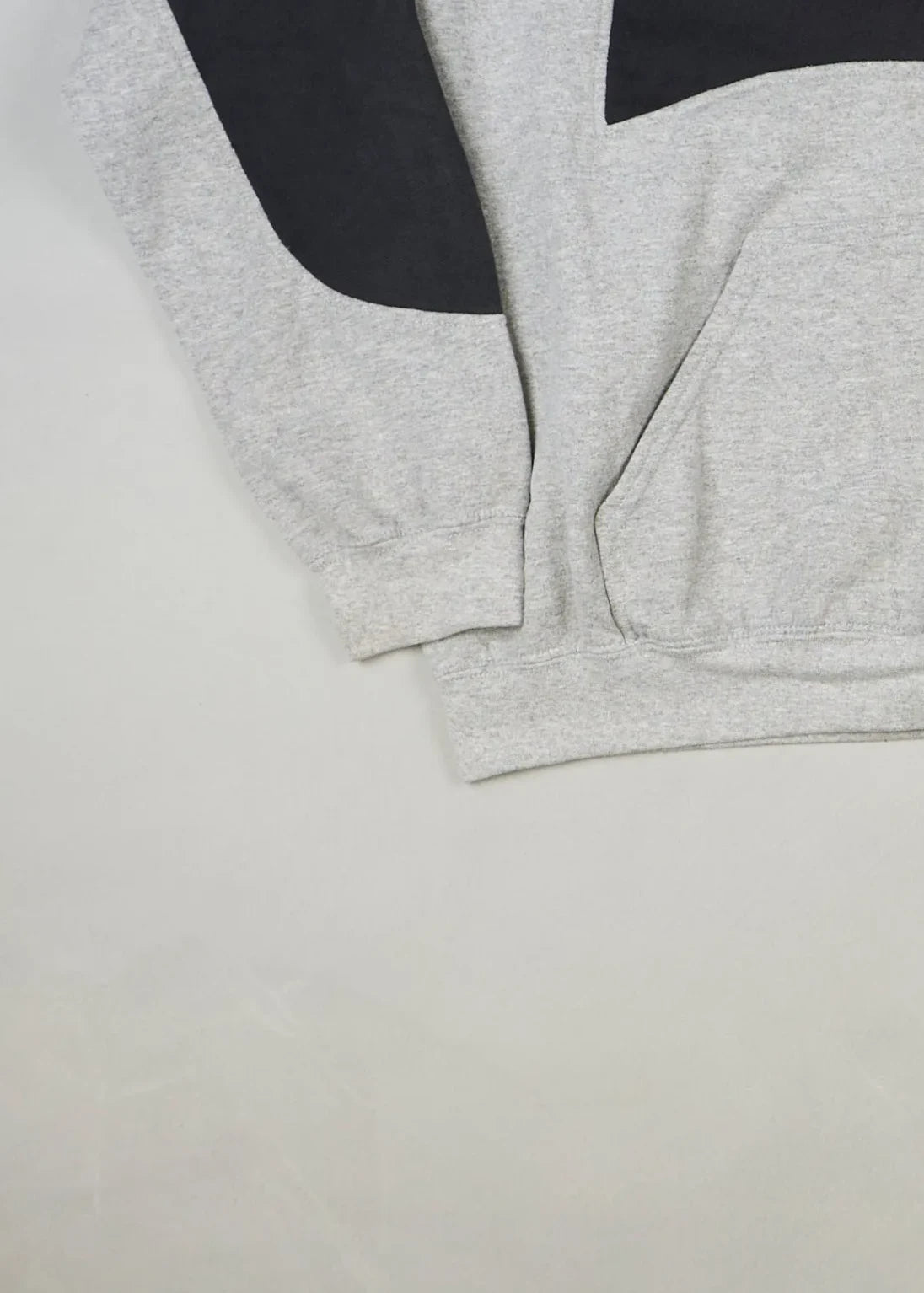 Nike - Hoodie (M) Bottom Left