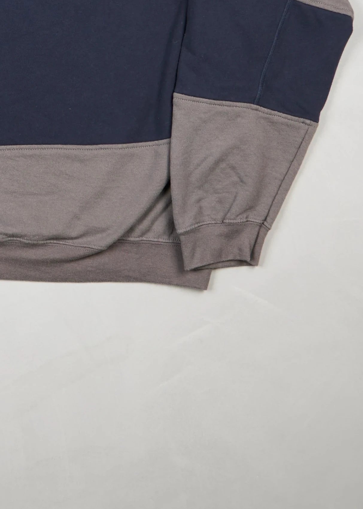 Nike - Sweatshirt (L) Bottom Right