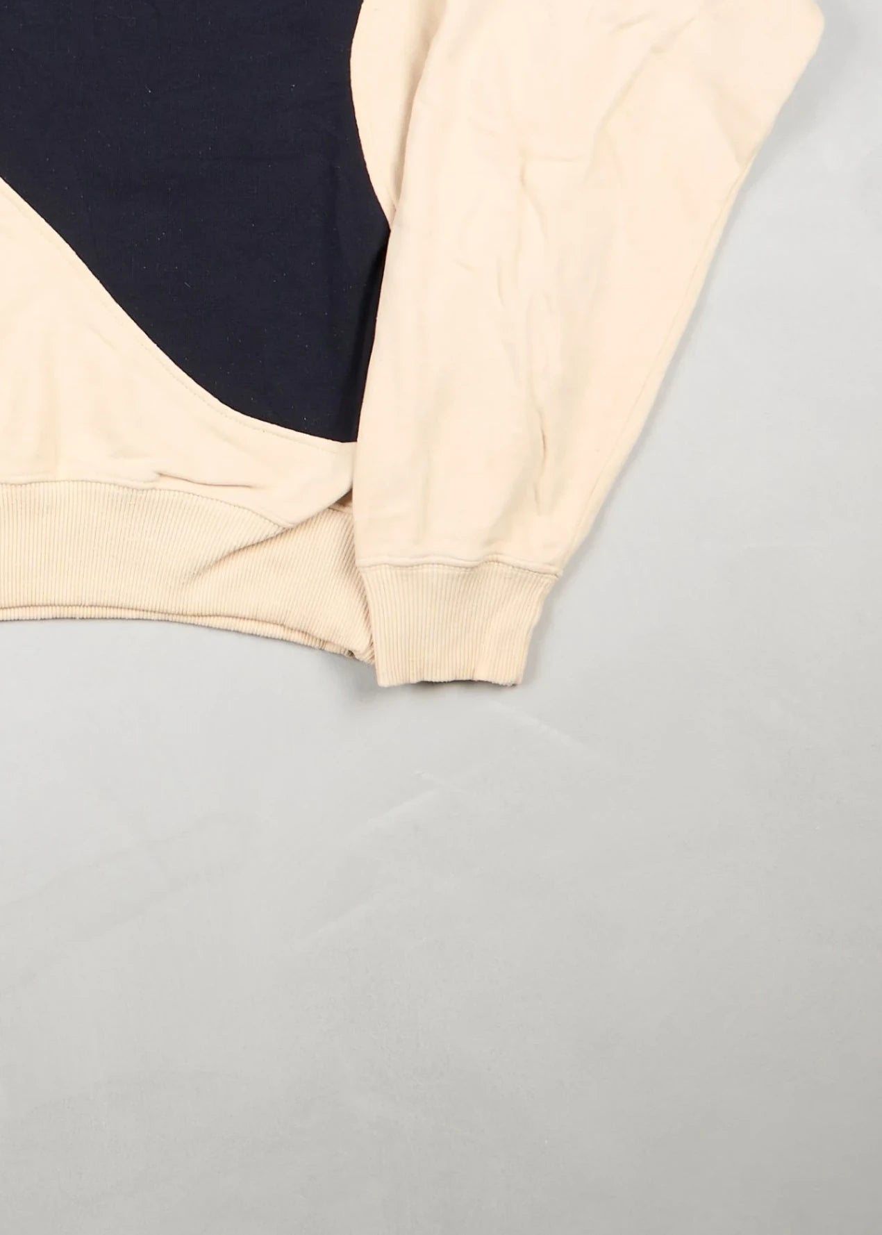 Nike - Sweatshirt (L) Bottom Right