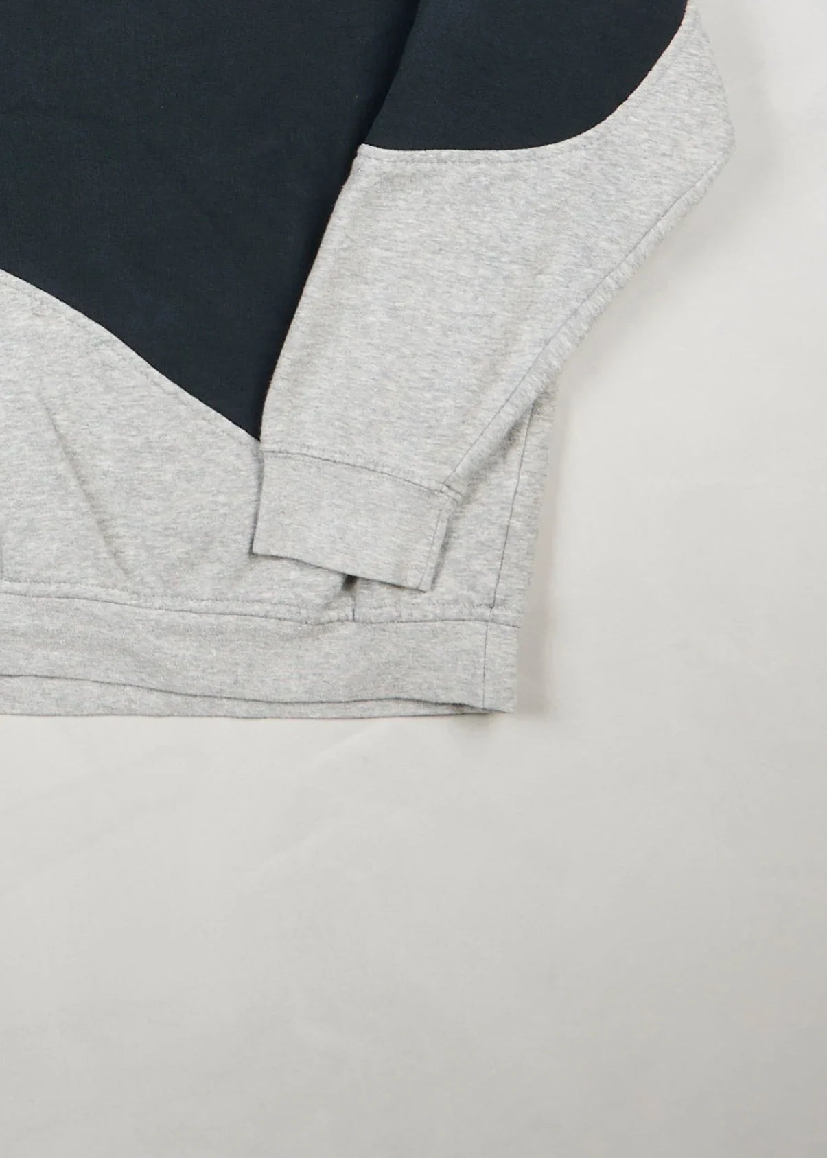 Nike - Sweatshirt (L) Bottom Right