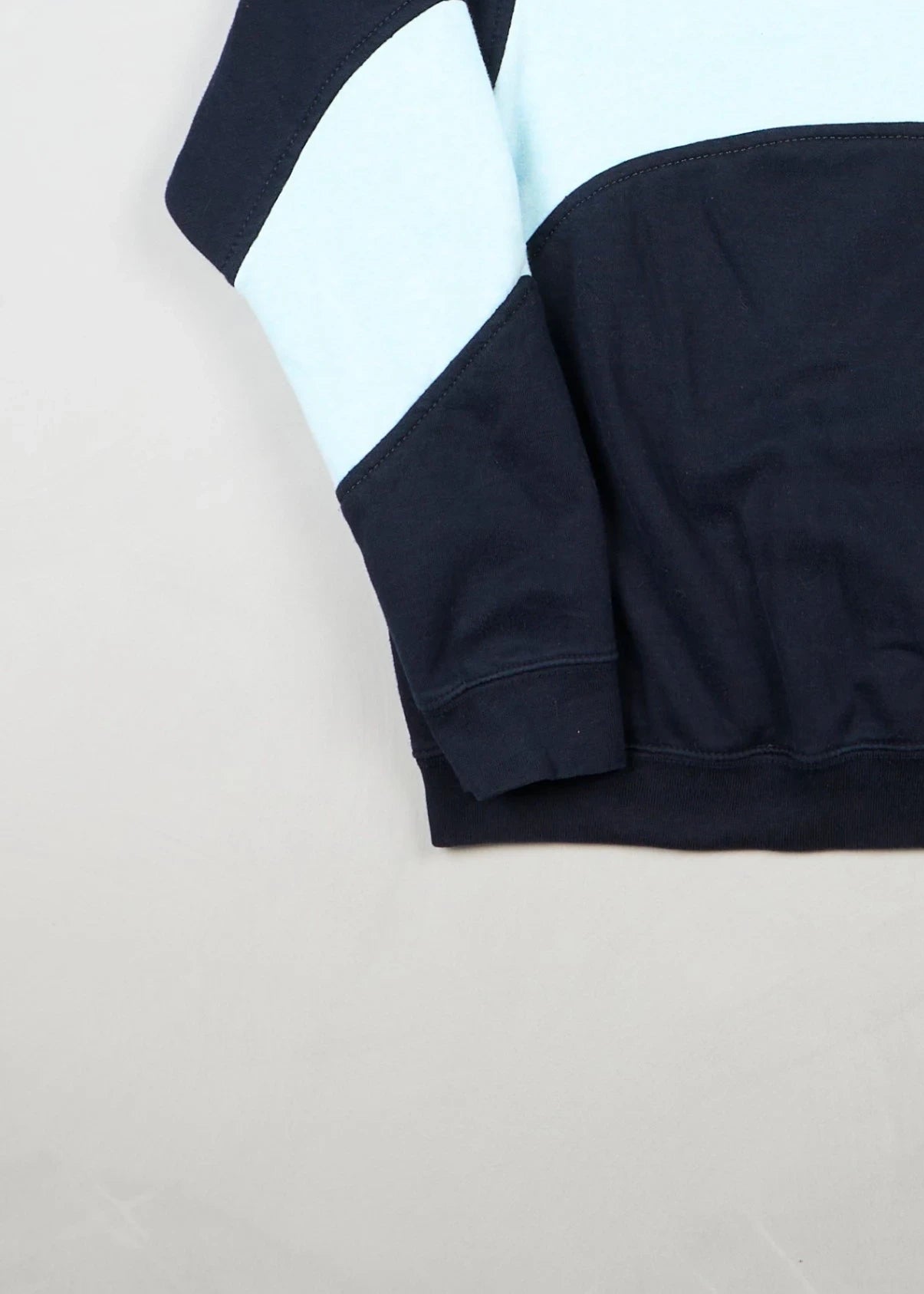 Nike - Hoodie (L) Bottom Left
