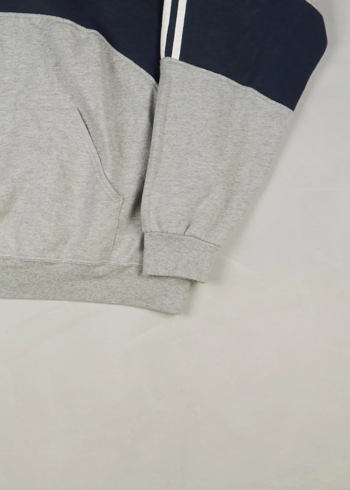 Adidas - Hoodie (XL) Bottom Right