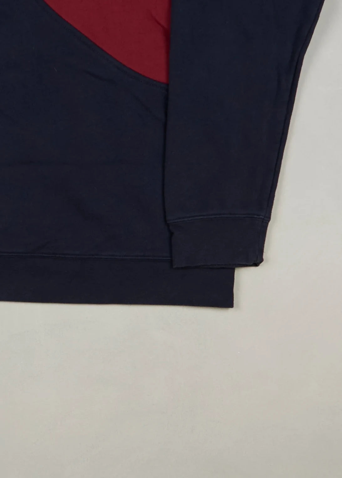 Nike - Sweatshirt (L) Bottom Right
