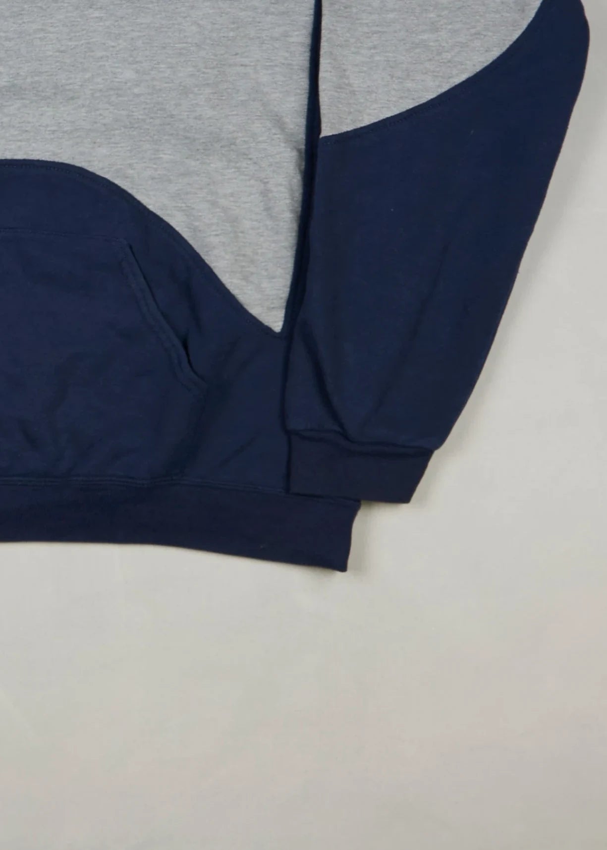 Nike - Hoodie (L) Bottom Right