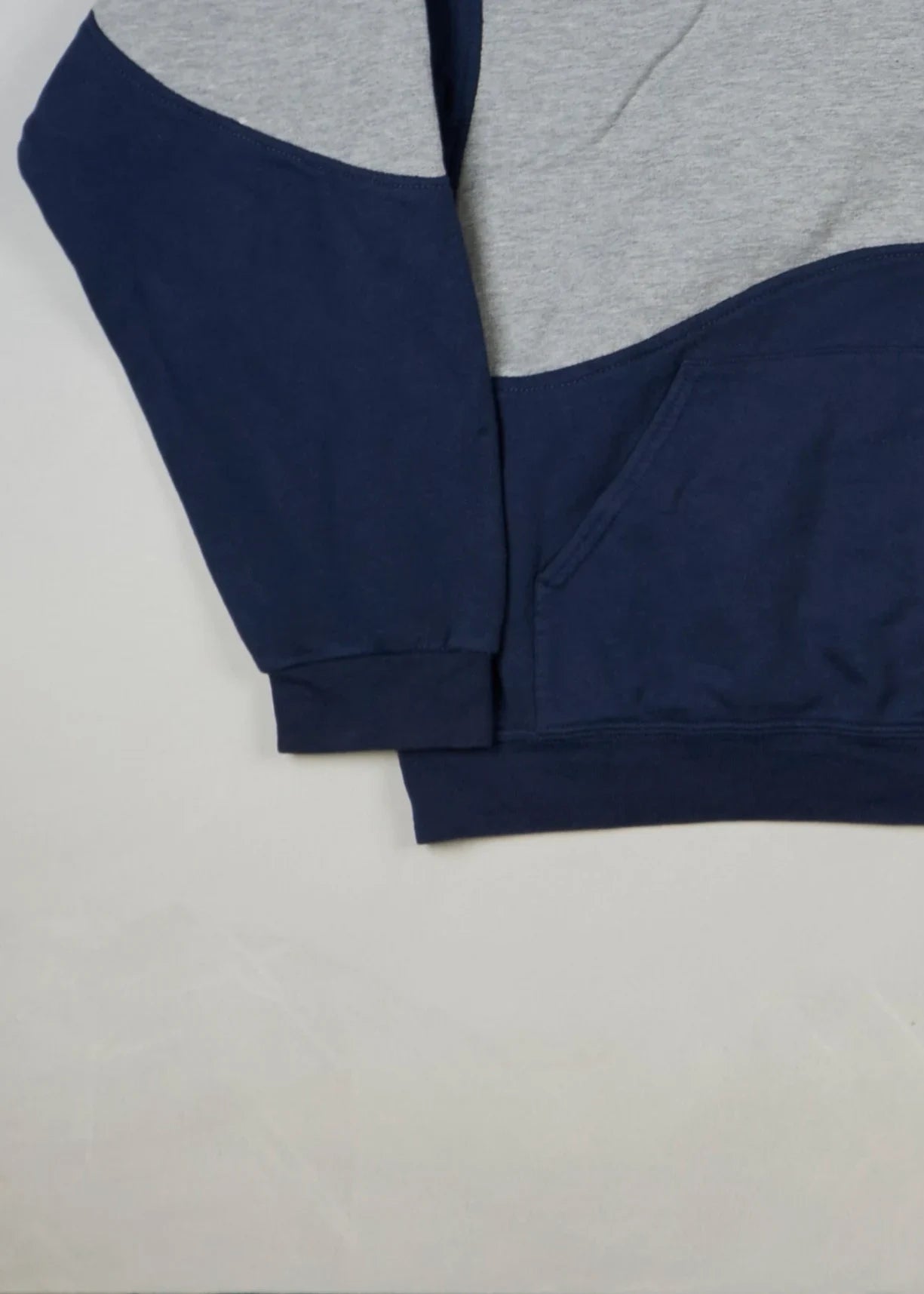 Nike - Hoodie (L) Bottom Left