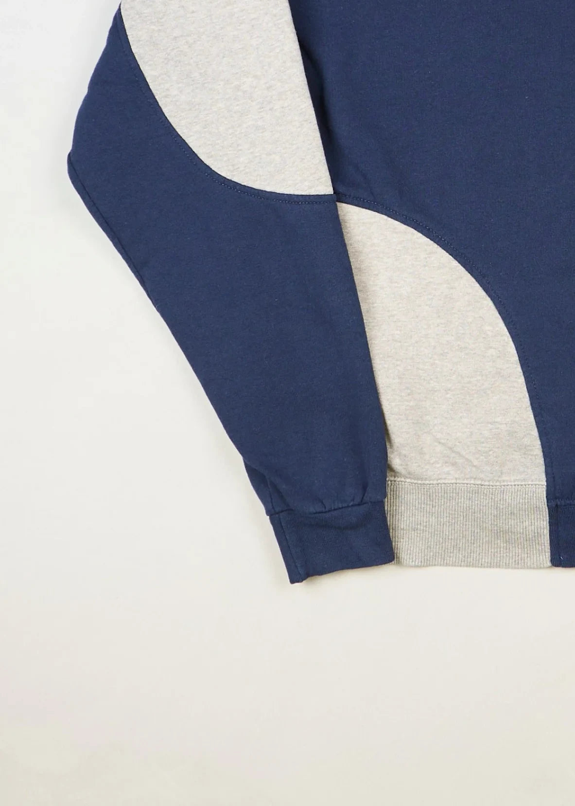 Nike - Sweatshirt (L) Bottom Left