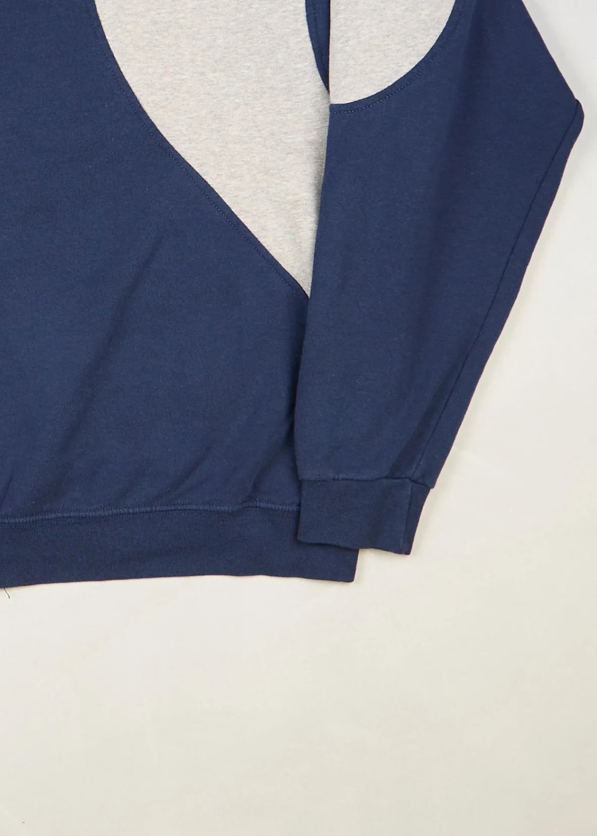 Nike - Sweatshirt (L) Bottom Right