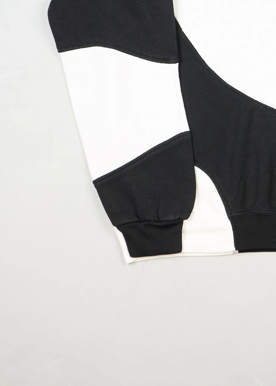 Nike - Sweatshirt (M) Bottom Left
