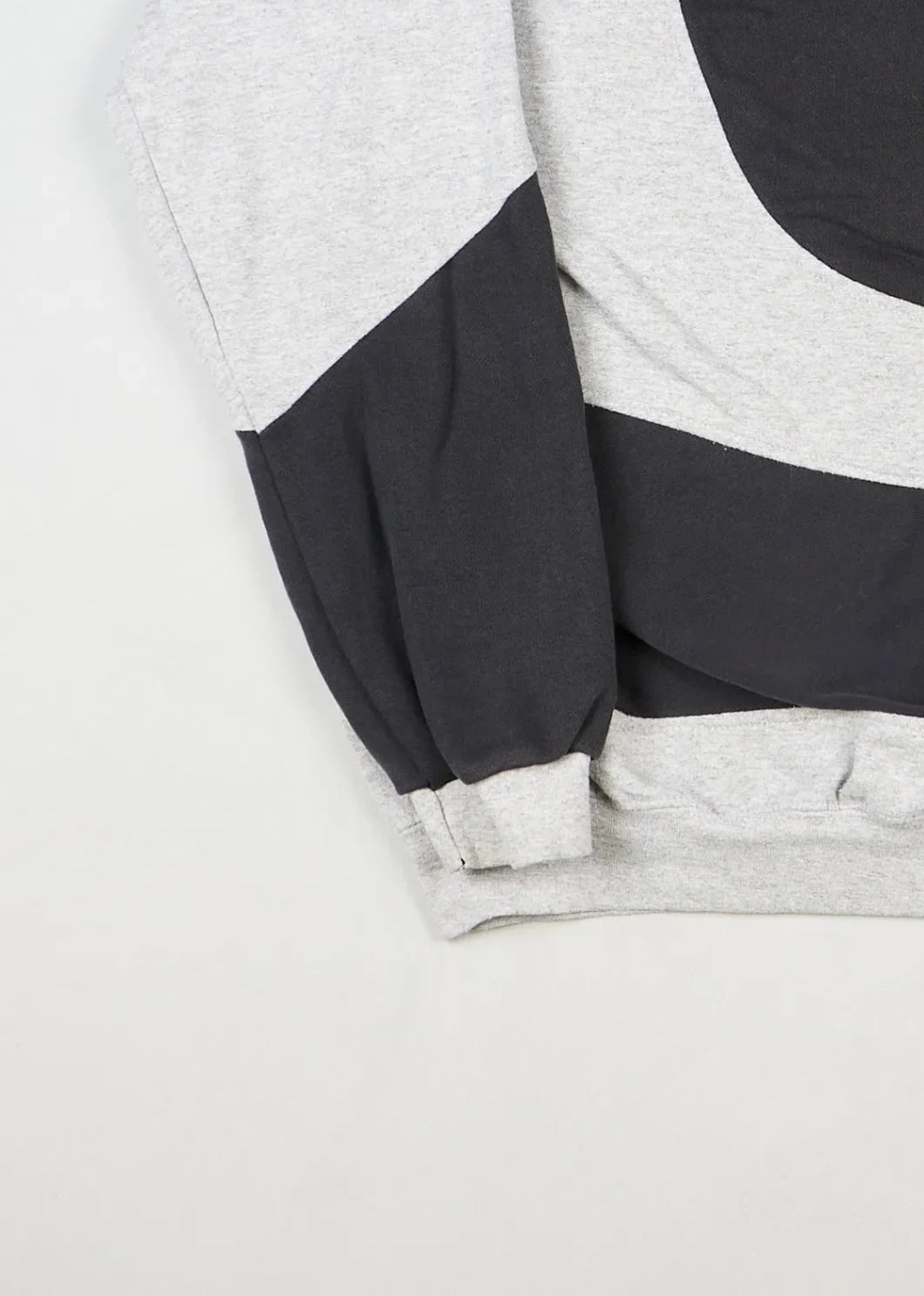 Nike - Sweatshirt (M) Bottom Left