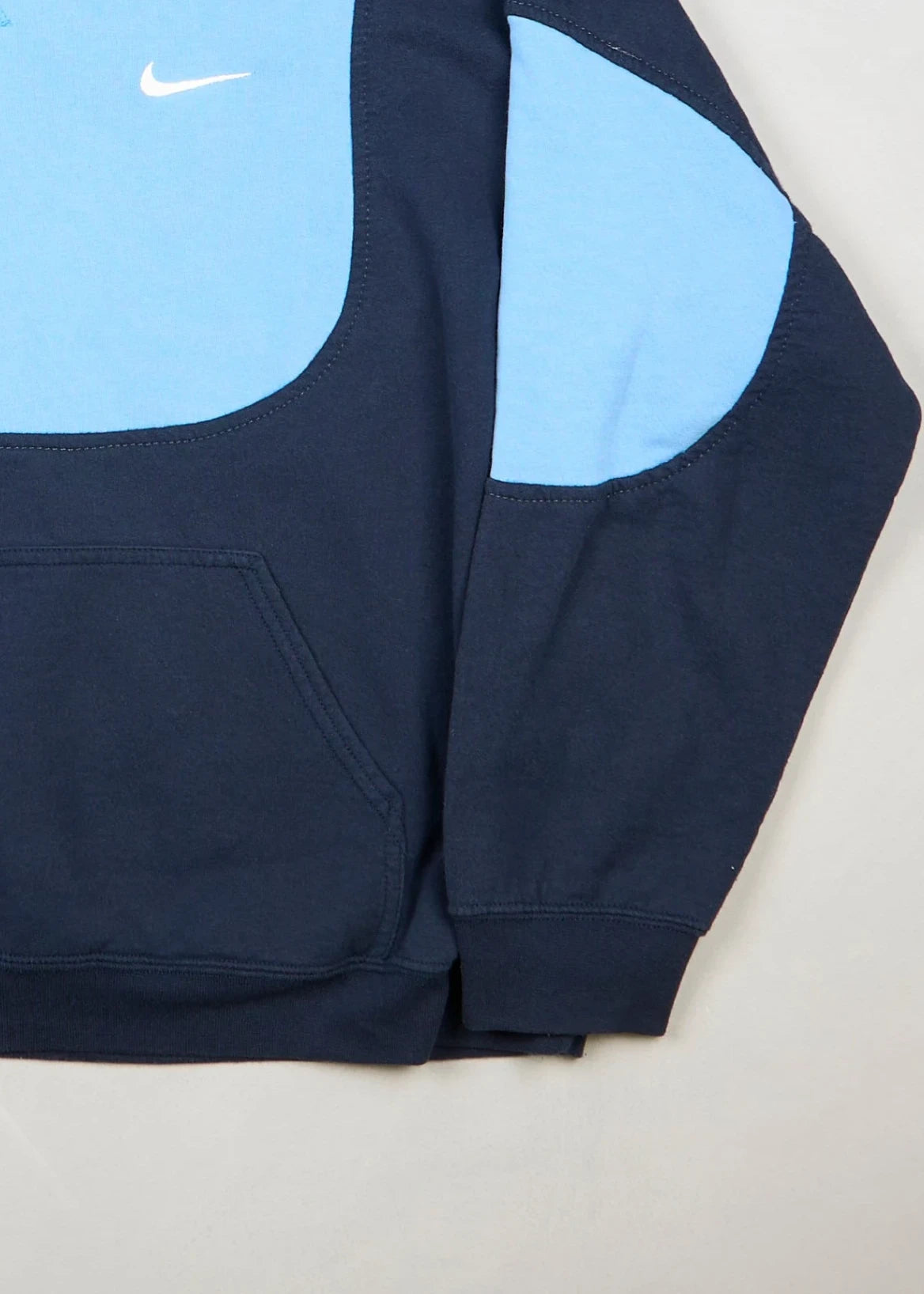 Nike - Hoodie (L) Bottom Right