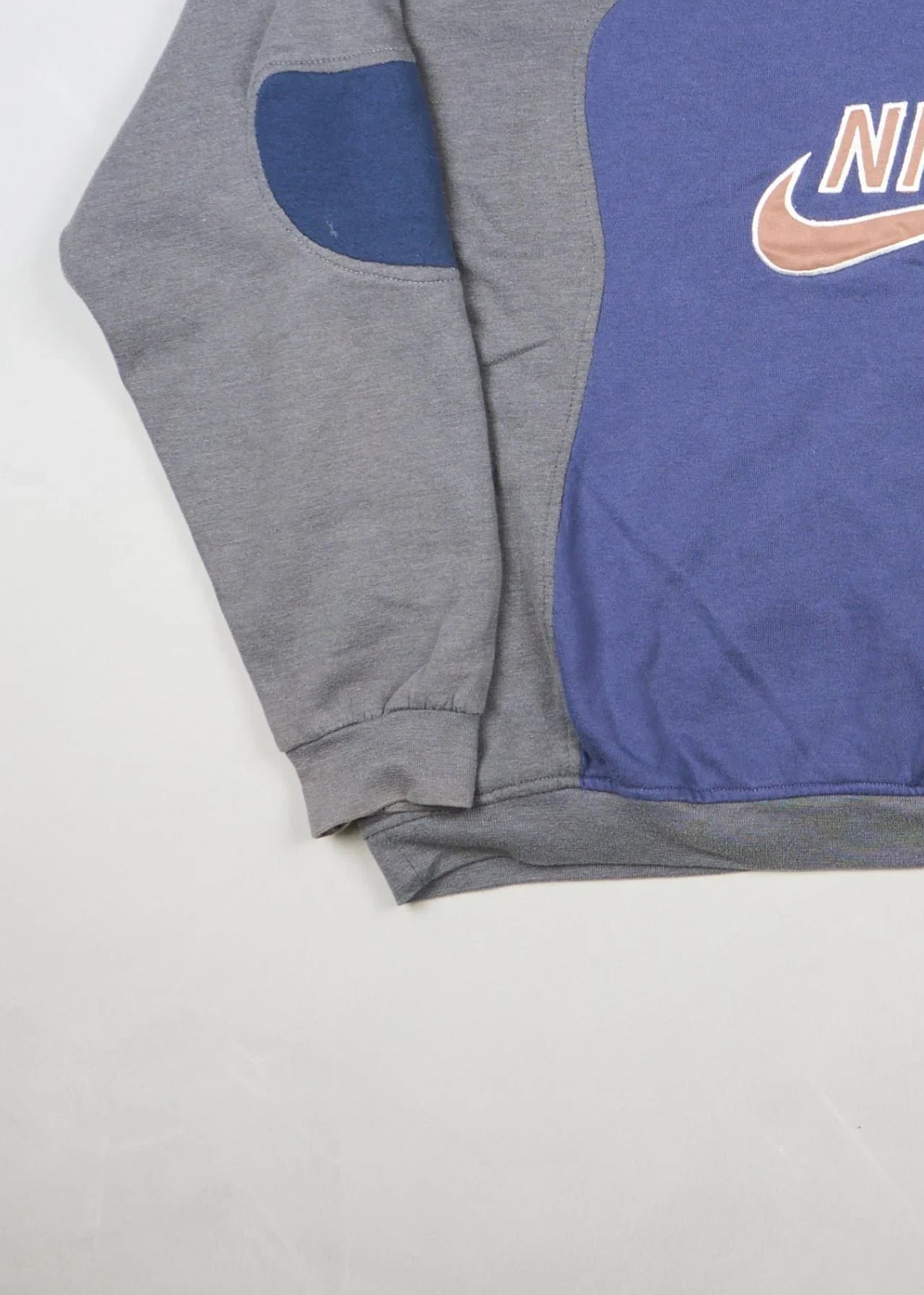 Nike - Sweatshirt (XL) Bottom Left