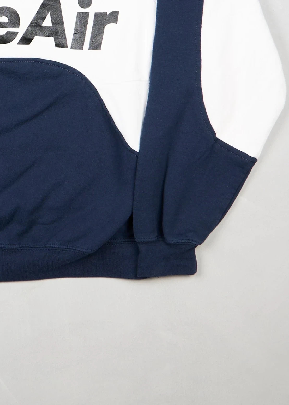Nike - Sweater (M) Bottom Right