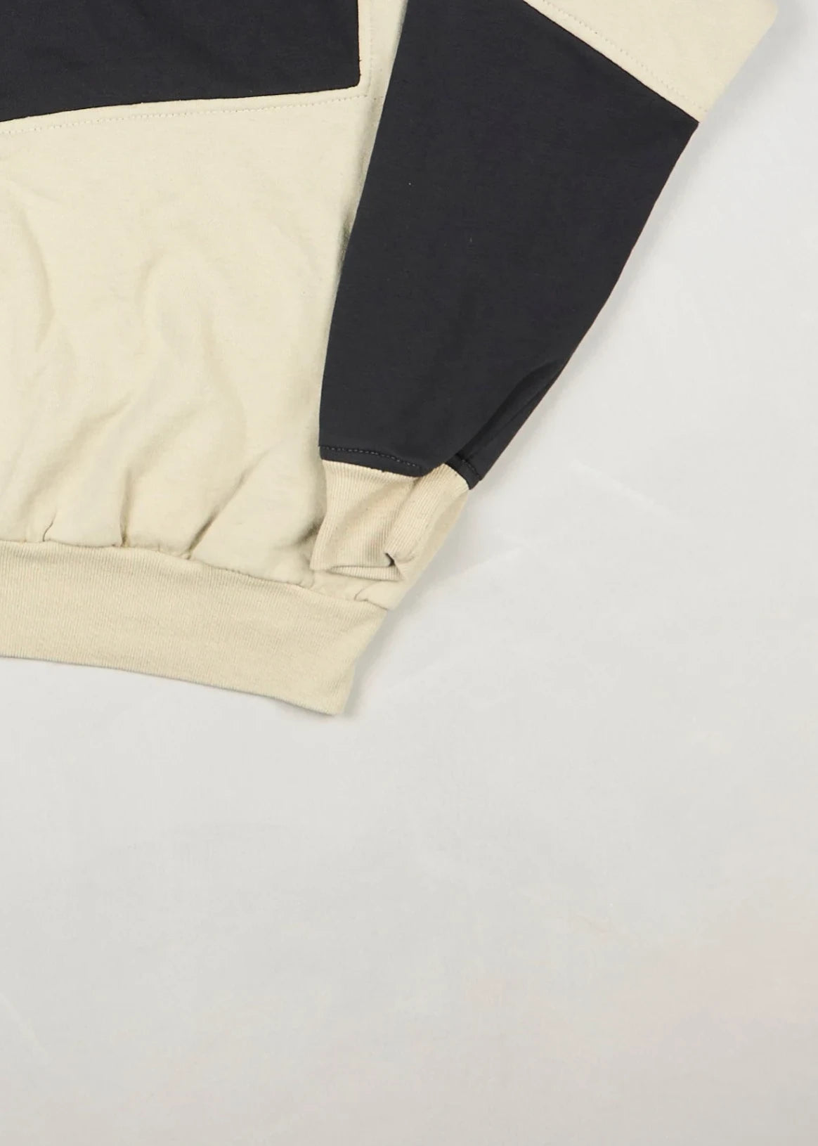 Nike - Sweatshirt (L) Bottom Right