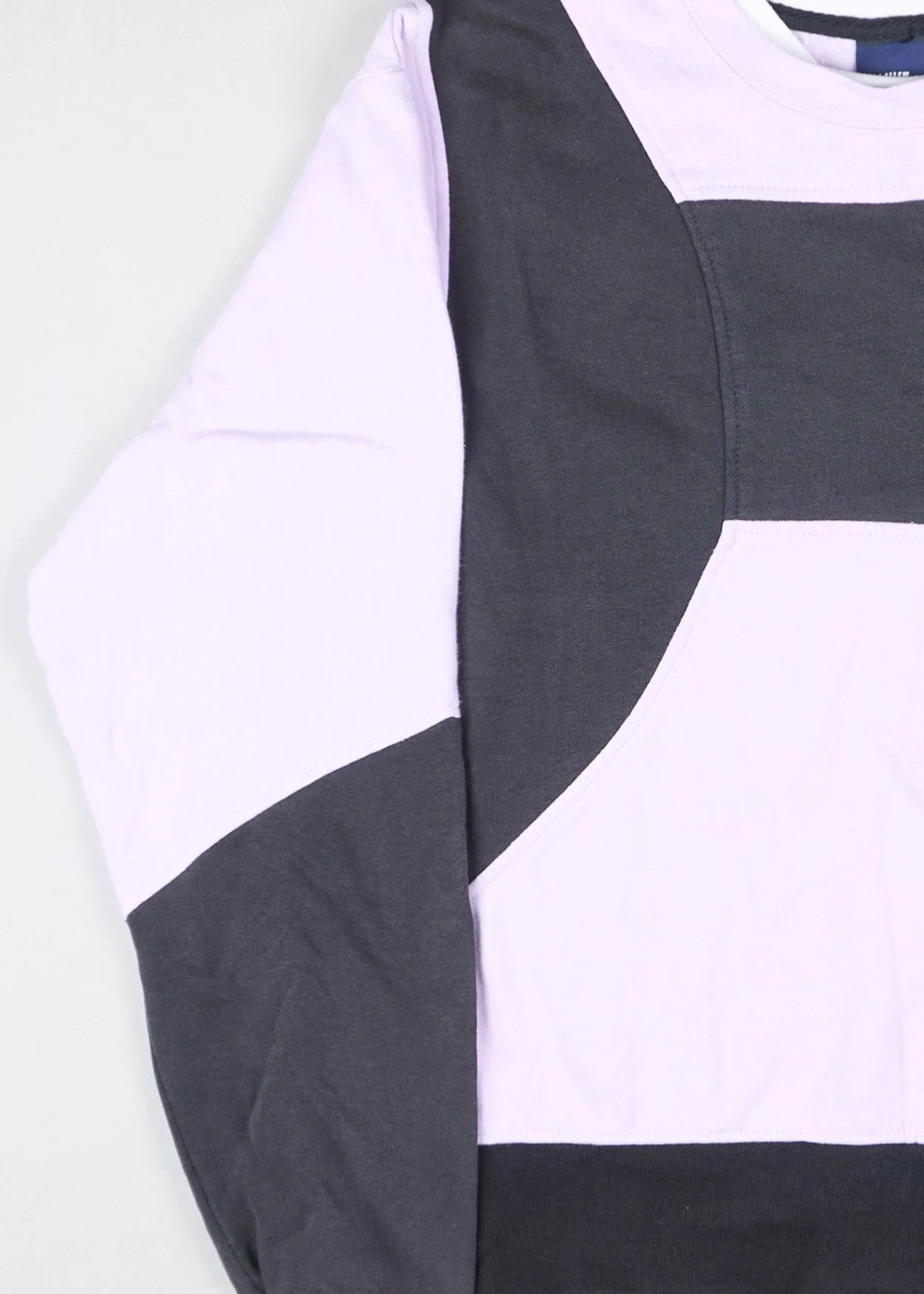 Nike - Renewed Sweatshirt (L) Left