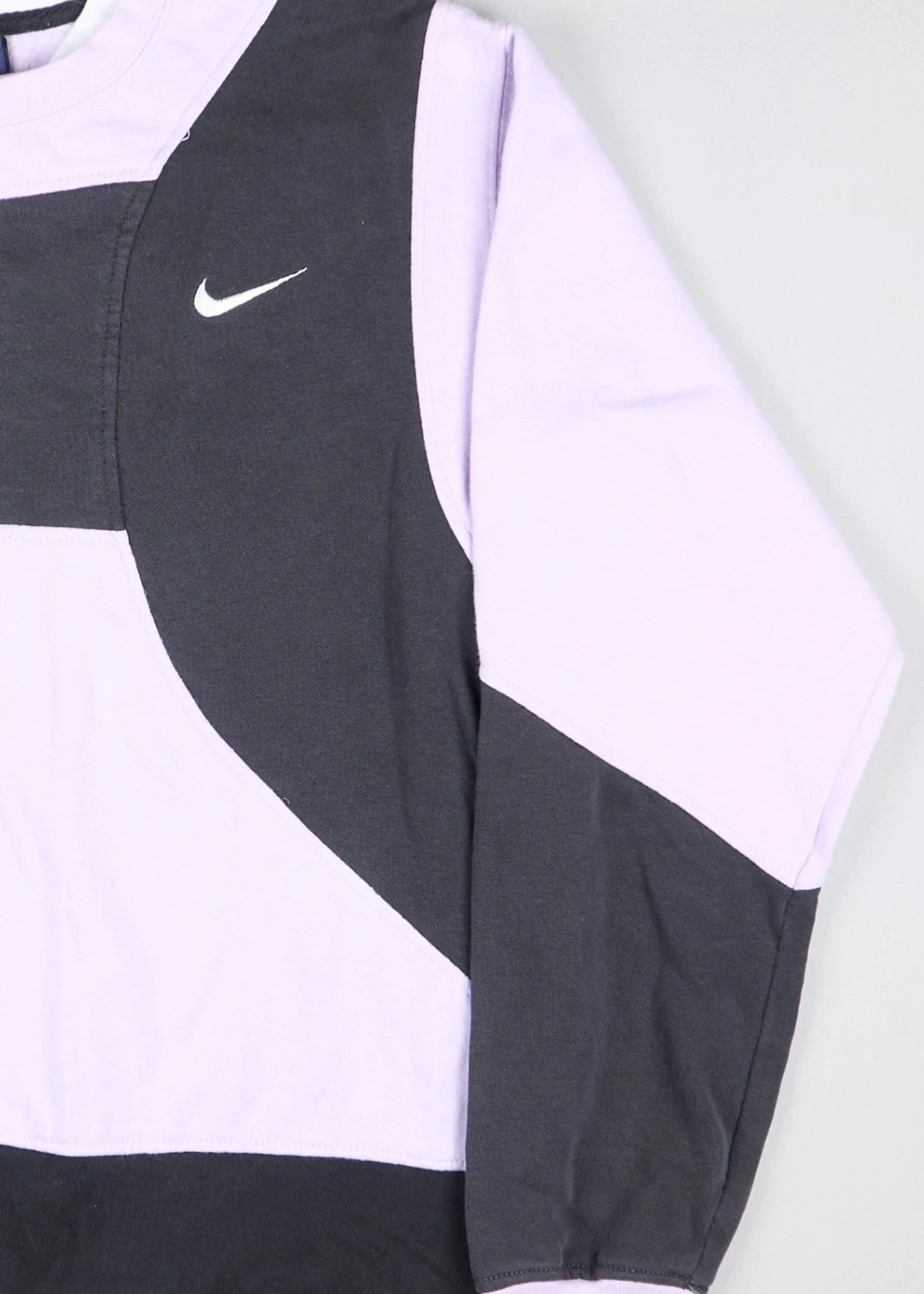 Nike - Renewed Sweatshirt (L) Right
