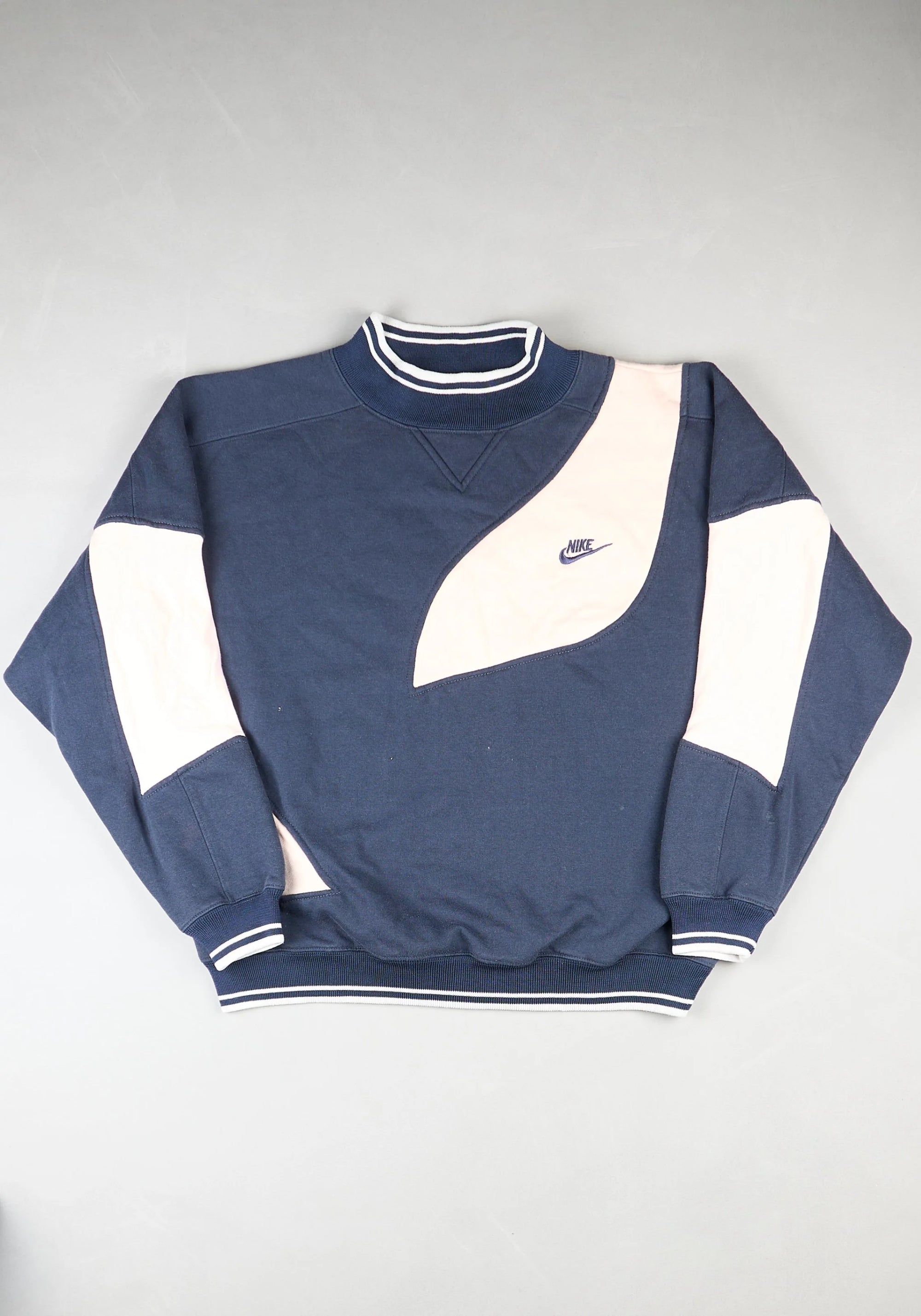 Nike - Renewed Sweatshirt (XS)