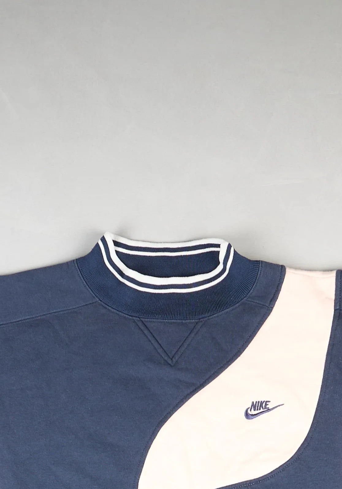 Nike - Renewed Sweatshirt (XS)