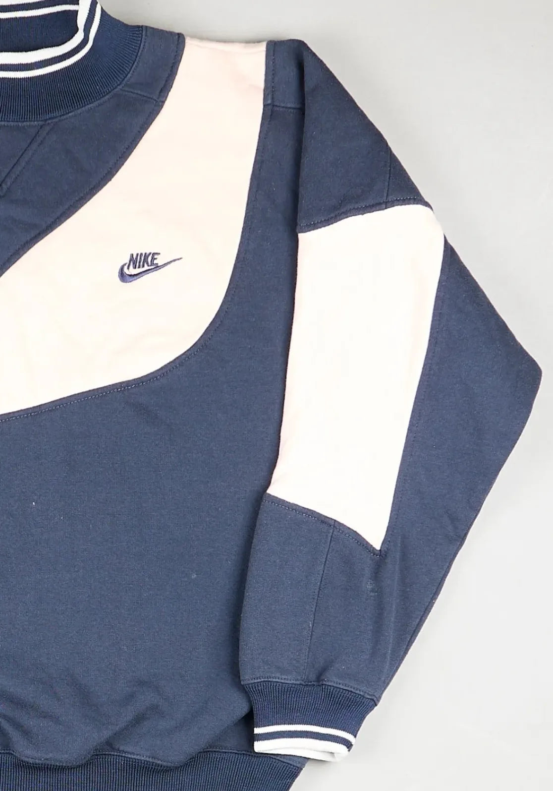 Nike - Renewed Sweatshirt (XS)
