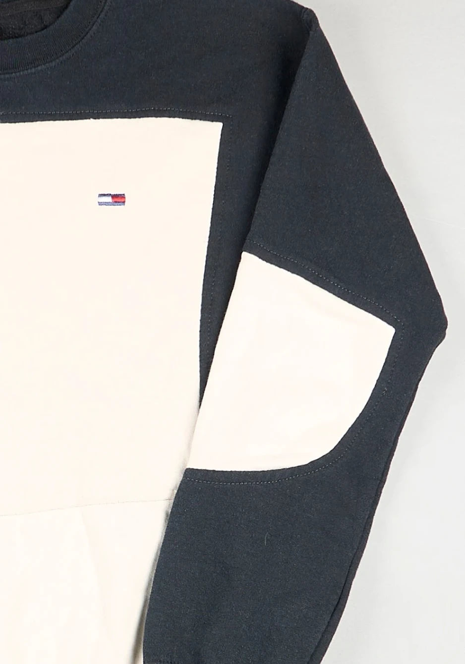 Tommy Hilfiger - Renewed Sweatshirt (XS)