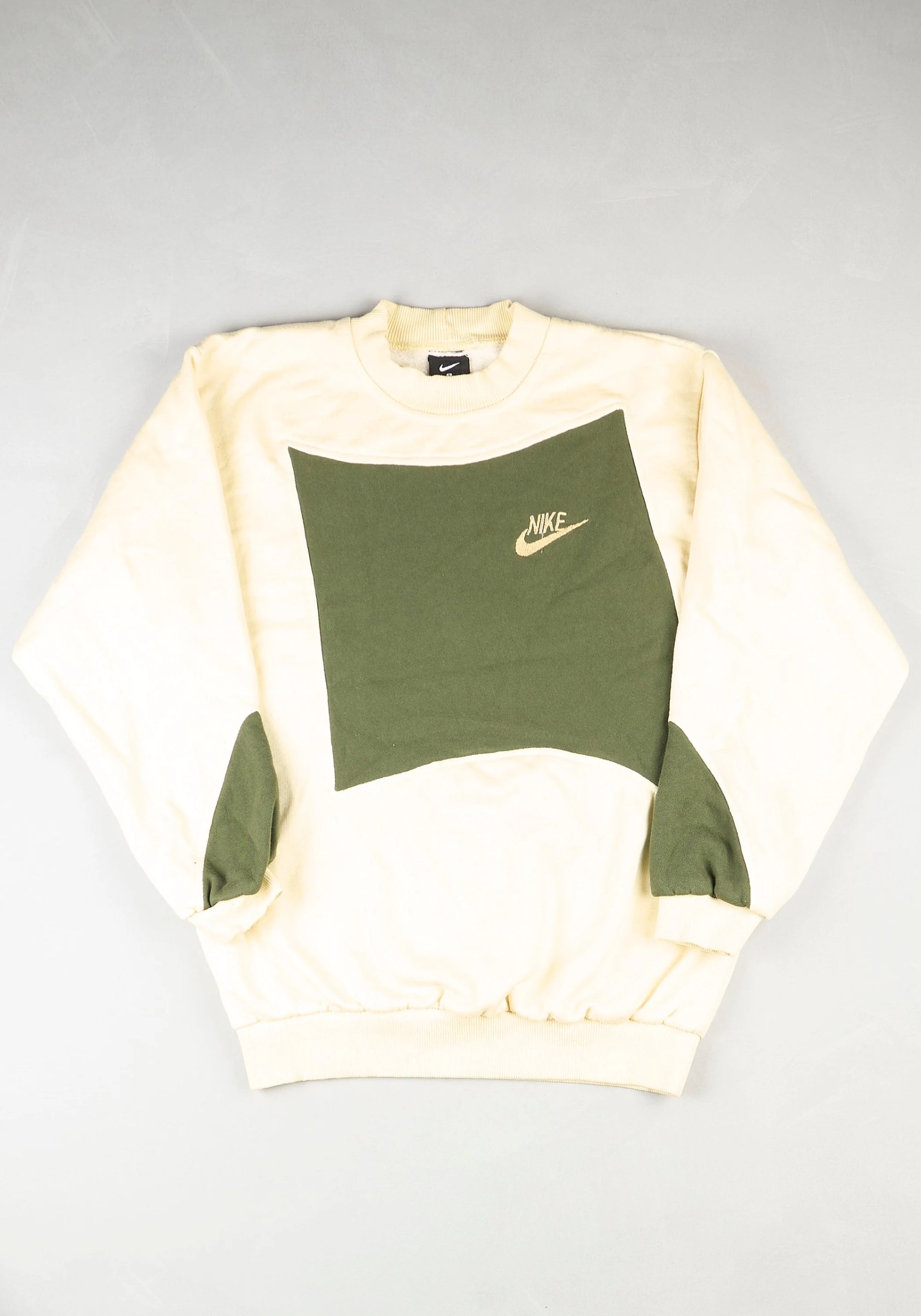 Nike - Renewed Sweatshirt (XS)