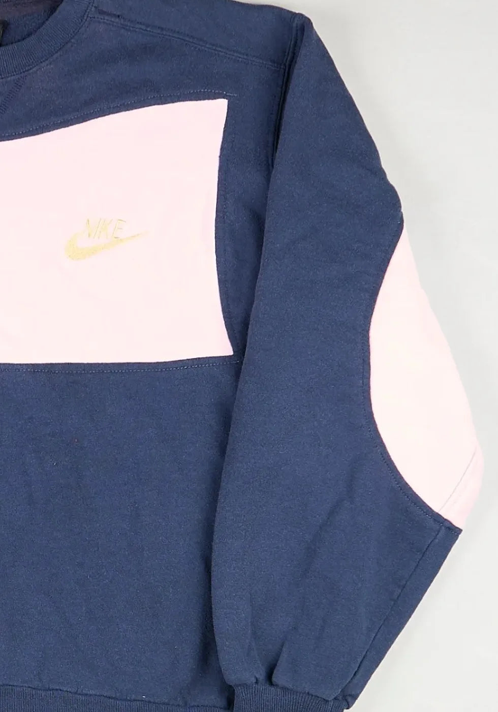 Nike - Renewed Sweatshirt (XS)