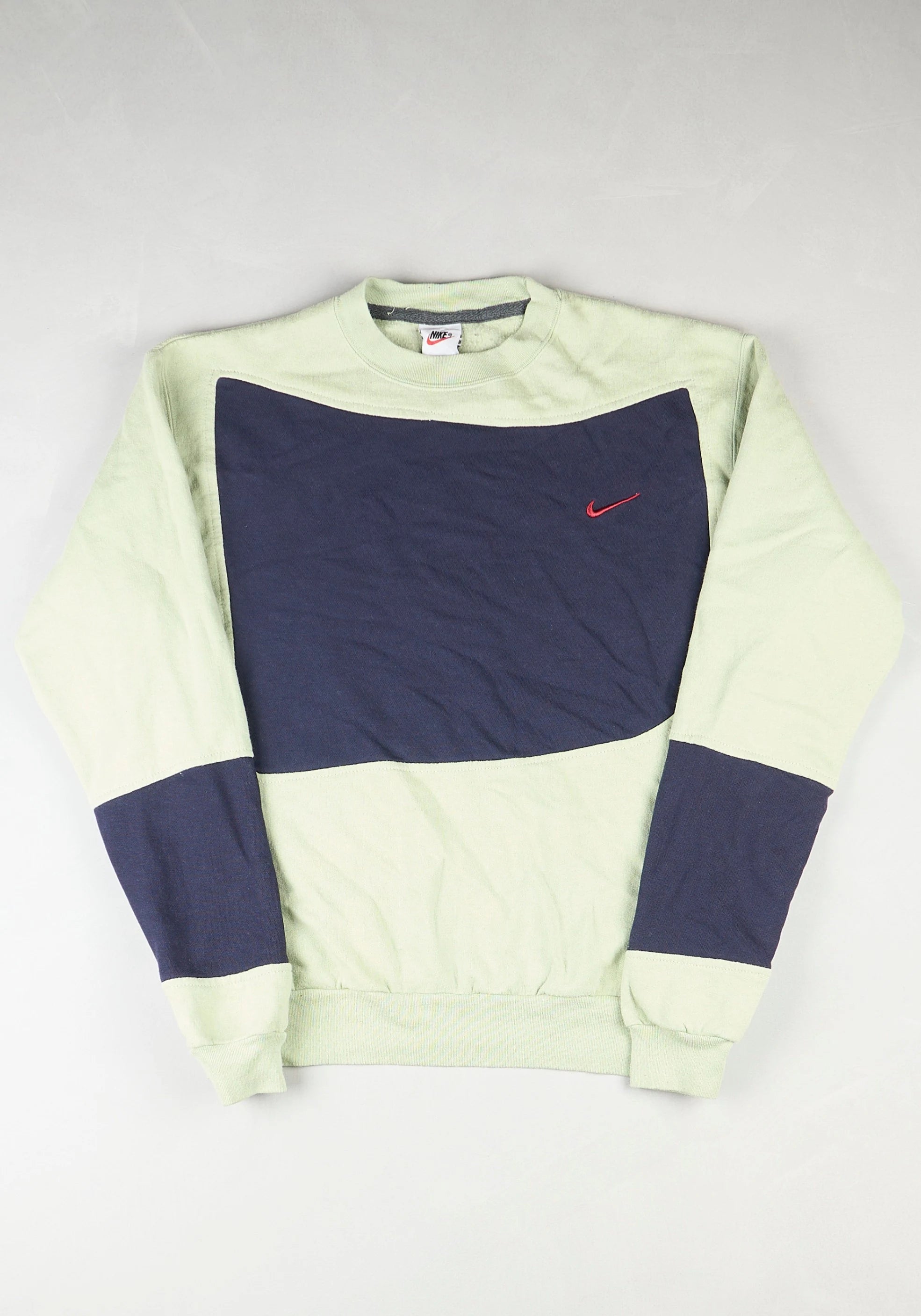 Nike - Renewed Sweatshirt (XS)