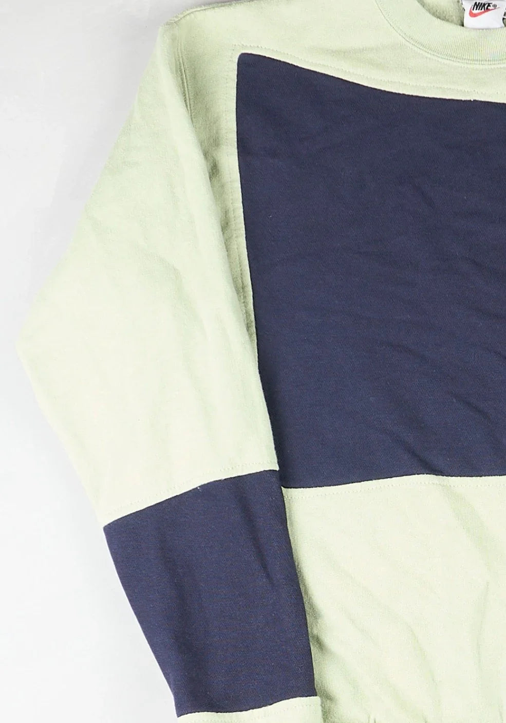 Nike - Renewed Sweatshirt (XS)