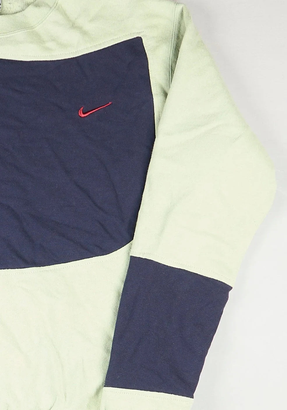Nike - Renewed Sweatshirt (XS)