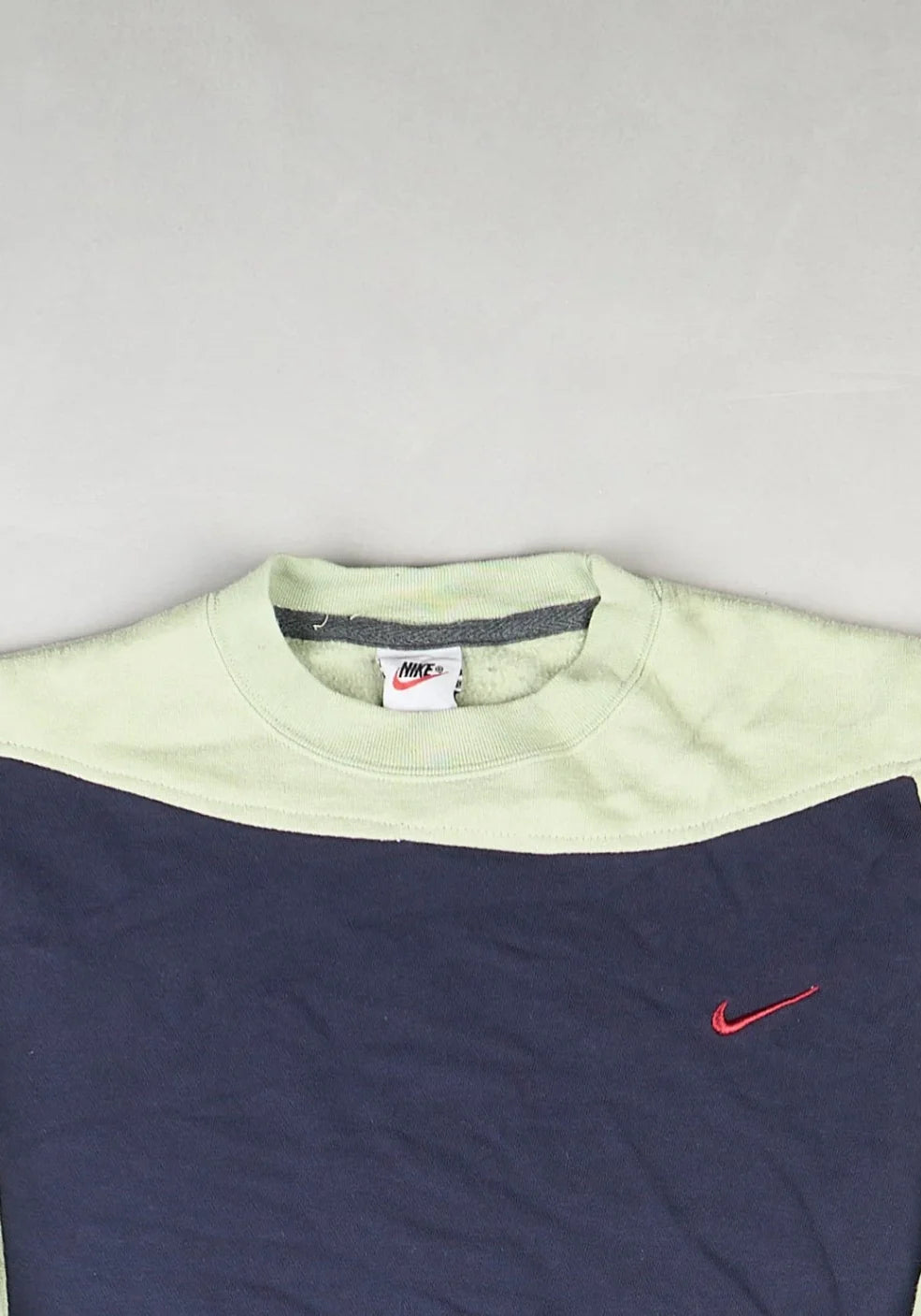 Nike - Renewed Sweatshirt (XS)