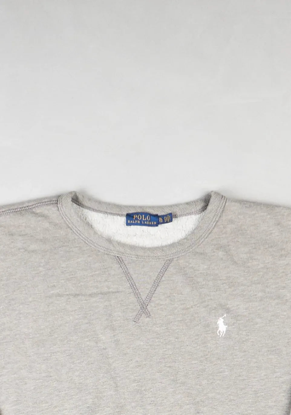 - Sweatshirt (S)