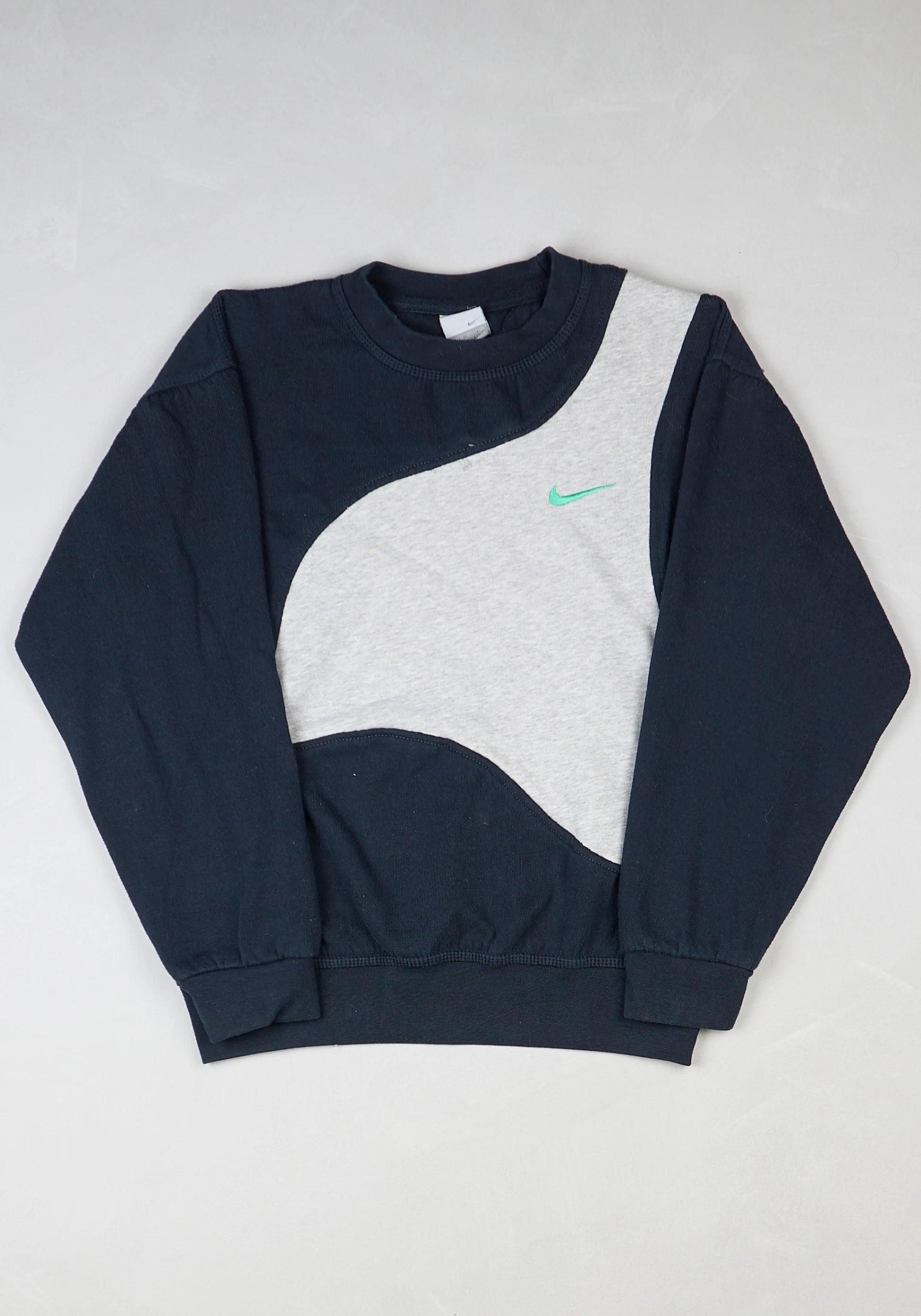 Nike - Renewed Sweatshirt (XXS)