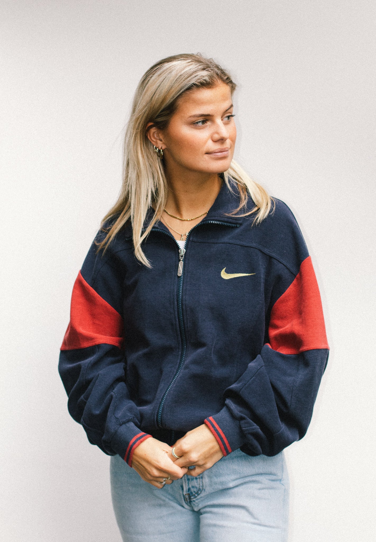 Nike - zipper - Swoosh Logo