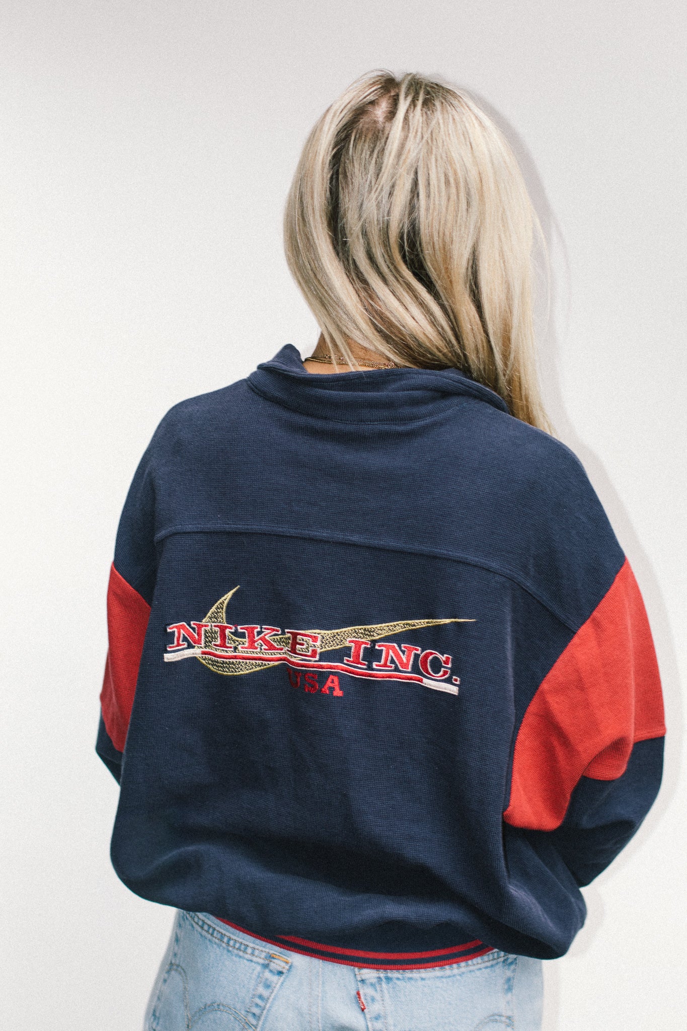 Nike - zipper - Swoosh Logo