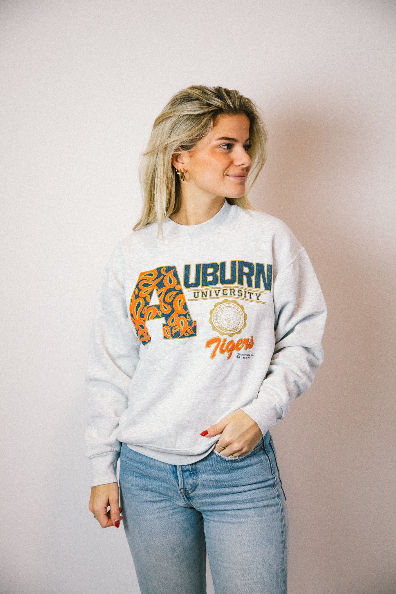 College NFL - Vintage Sweatshirt