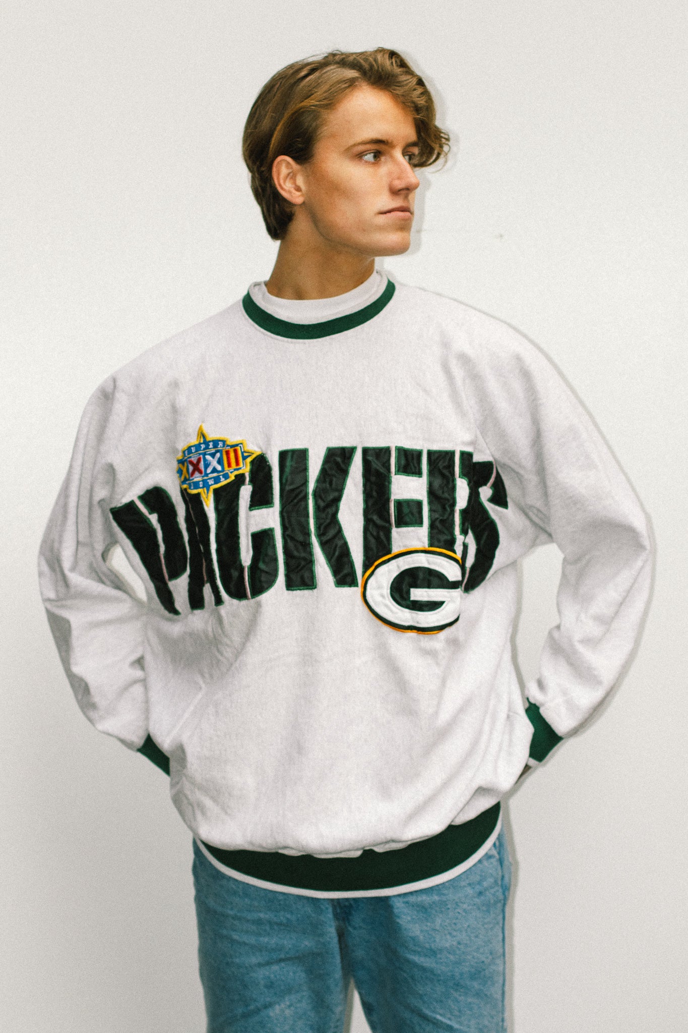 College NFL - Vintage Sweatshirt